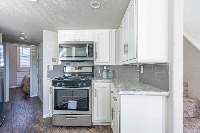 Fully Furnished Tiny Home With 1 Bed, 1 Bath & Loft – 400 sqft 9 Fully Furnished Tiny Home With 1 Bed, 1 Bath & Loft – 400 sqft - Image 9