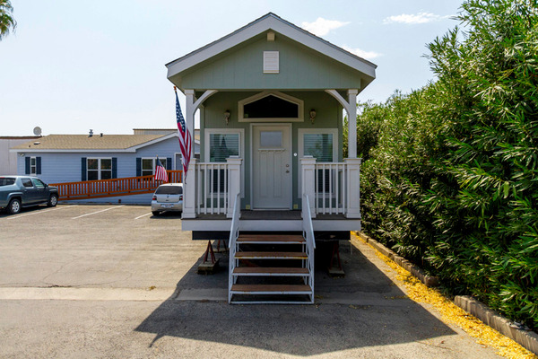 WanderLuxe Fully Furnished Mobile Tiny House For Sale, 1 Bed, 1 Bath – 399 sqft 9 WanderLuxe Fully Furnished Mobile Tiny House For Sale, 1 Bed, 1 Bath – 399 sqft - Image 9