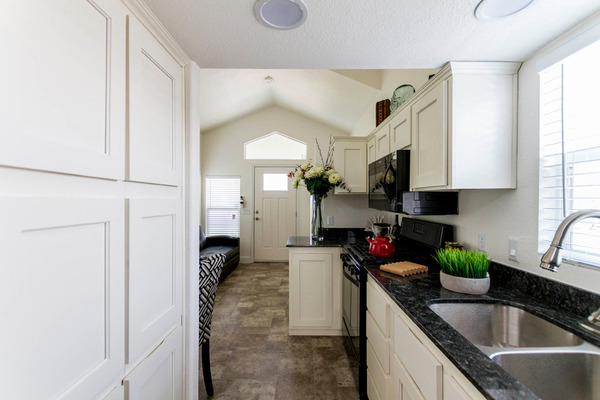 WanderLuxe Fully Furnished Mobile Tiny House For Sale, 1 Bed, 1 Bath – 399 sqft 14 WanderLuxe Fully Furnished Mobile Tiny House For Sale, 1 Bed, 1 Bath – 399 sqft - Image 14
