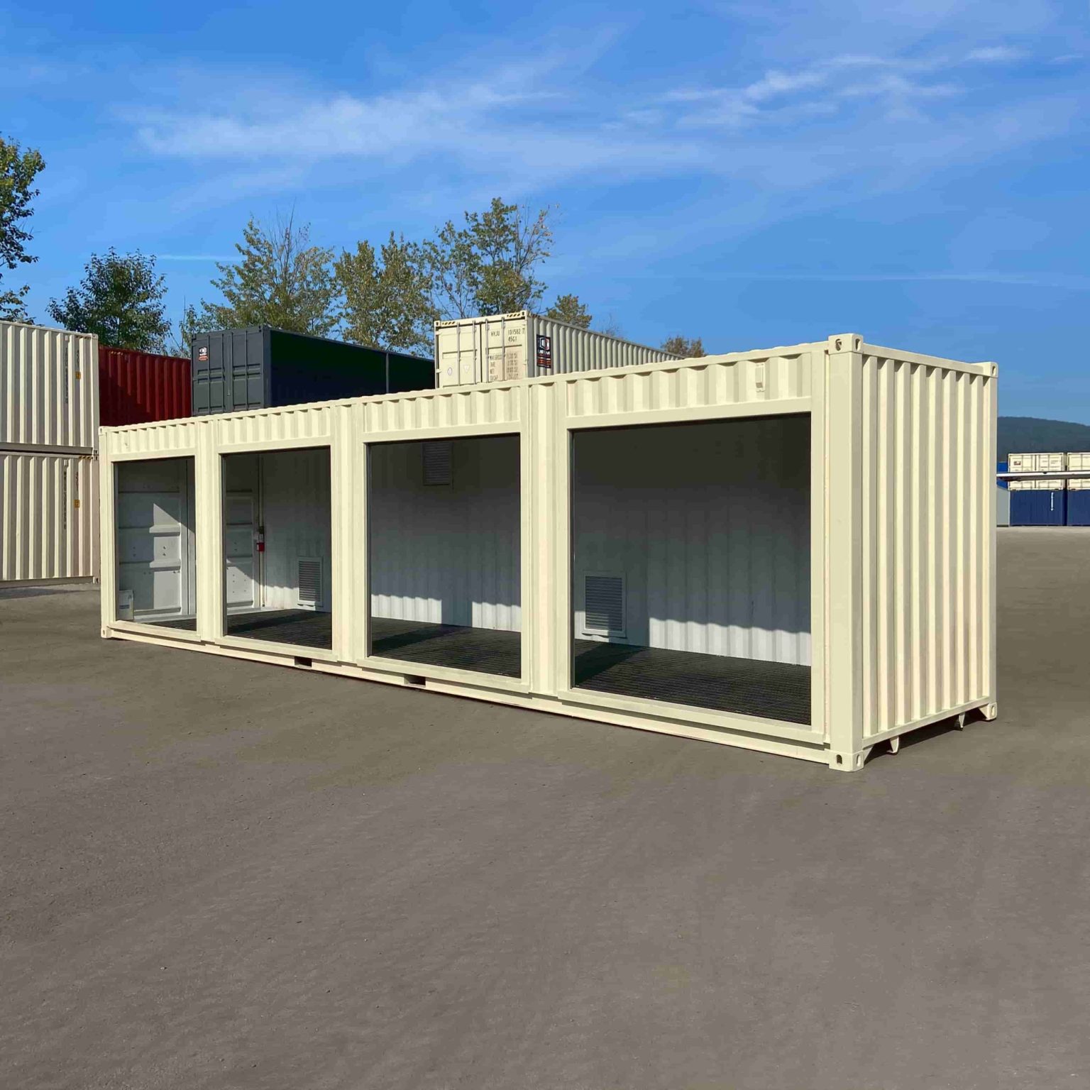 40ft High Cube Shipping Container with 4 Roll-Up Side Doors - Versatile Storage & Cargo Solution 5 40ft High Cube Shipping Container with 4 Roll-Up Side Doors - Versatile Storage & Cargo Solution - Image 5